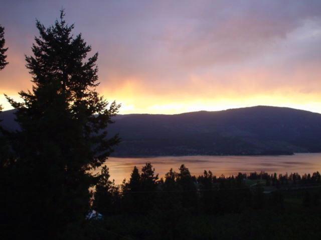 Eagle'S Nest B&B Lake Country Екстериор снимка