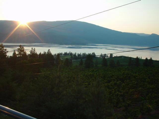 Eagle'S Nest B&B Lake Country Екстериор снимка